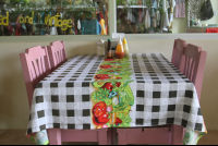 table settings rosis soda tica 
 - Costa Rica