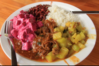 soda rustico carne en salsa casado 
 - Costa Rica