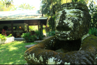 magellan inn statue 
 - Costa Rica