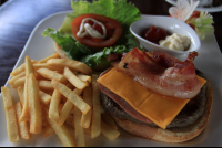 rainforest cafe cheeseburger 
 - Costa Rica