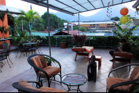 hotel las colinas patio 
 - Costa Rica