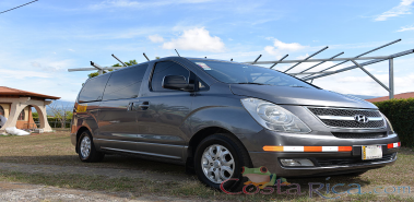 Hyundai H1 Van 9 Seats - Costa Rica